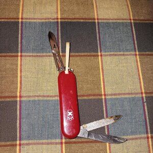 VICTORINOX RED SWISS ARMY MULTI KNIFE STAINLESS